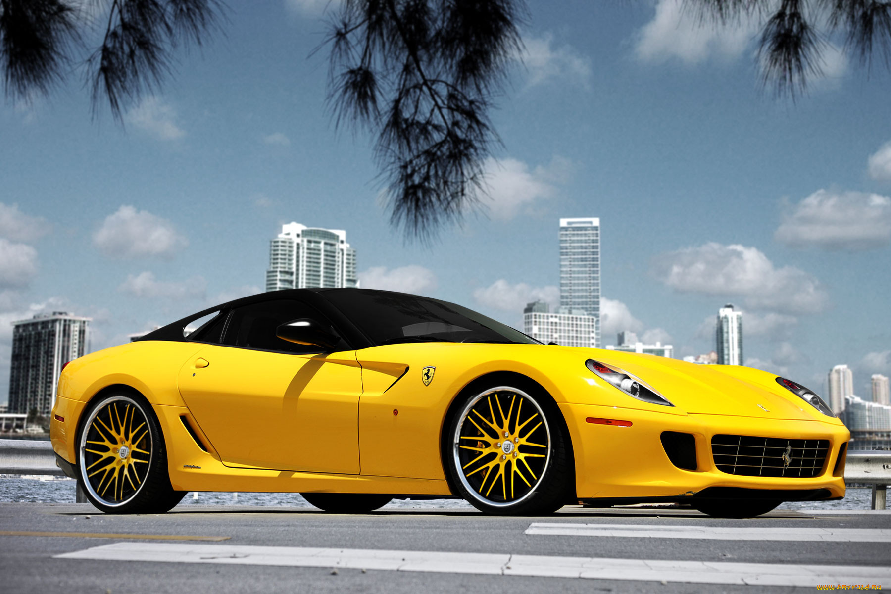 Феррари 599 GTB желтый